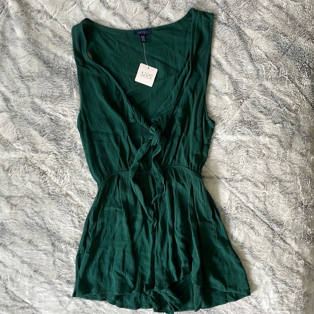 Adorable Green Tie Up Romper *NWT*